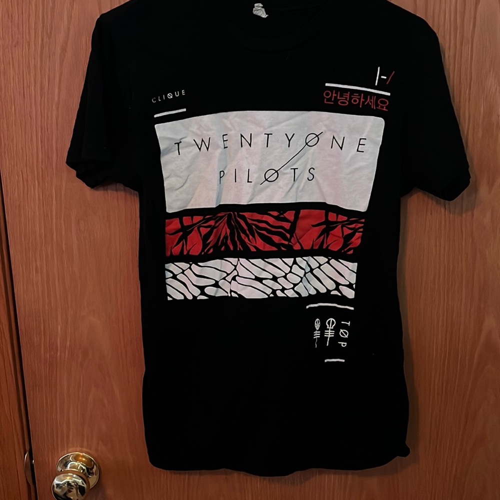 Medium Tøp korean t-shirt